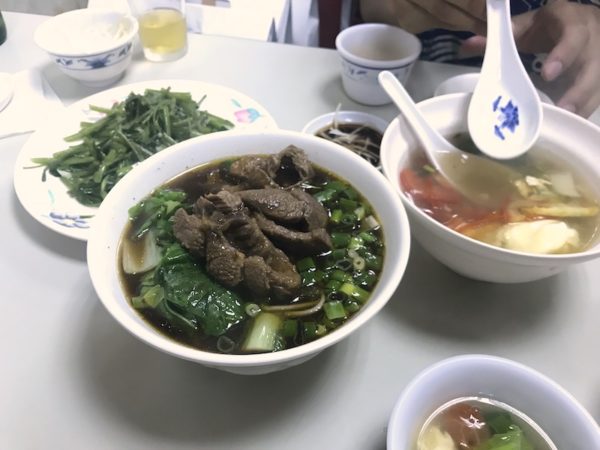 牛肉麺とたまごスープ